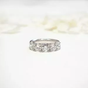 18ct white gold round diamond ring