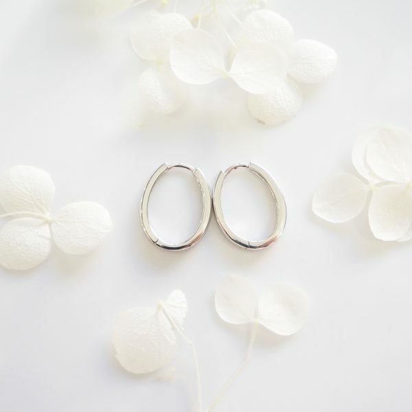 18ct white gold oval hoop earrings