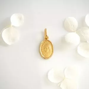 18ct yellow gold "Lady Medjugorje" oval medal pendant.