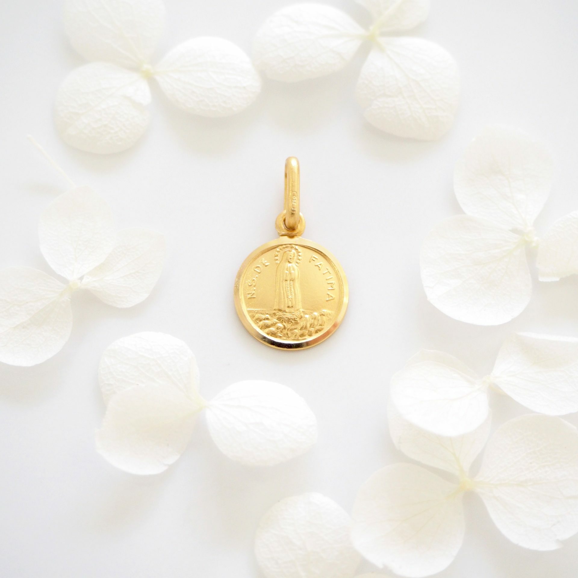 18ct yellow gold Our Lady of Fatima medal pendant Cerrone