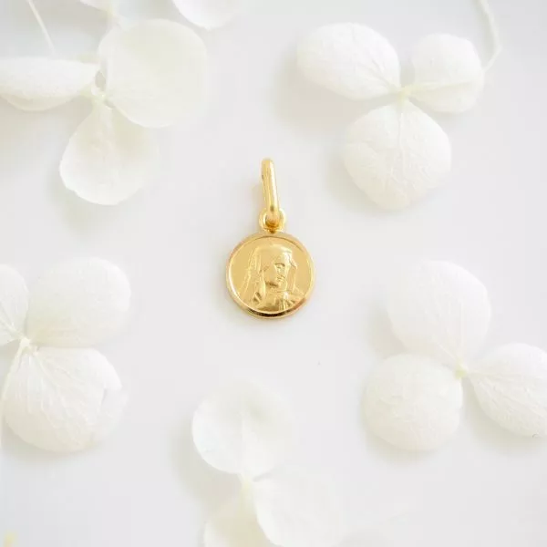 18ct yellow gold "Addolarata" medal pendant