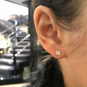 18ct white gold 2=0.80ct princess cut diamond stud earrings