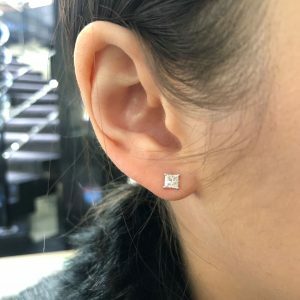 18ct white gold 2=0.80ct princess cut diamond stud earrings