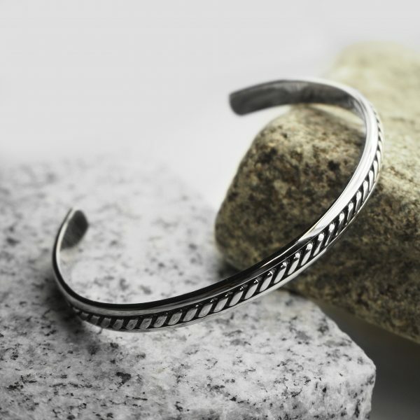 Stainless Steel Ion plated antique pattern bangle