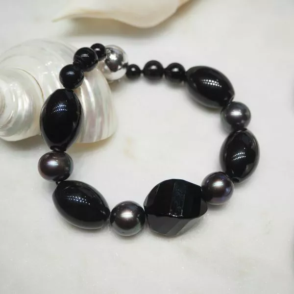 Black Agate and Peacock Fresh Water Pearl Bracelet