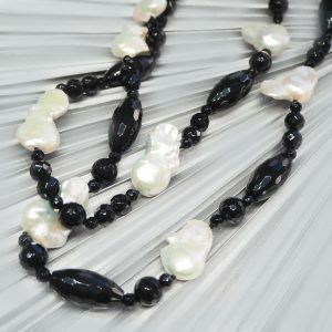 Baroque fresh water pearls and onyx beads necklace