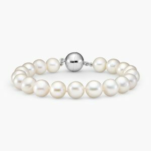 Fresh water 12mm pearls bracelet with a silver magnetic ball clasp