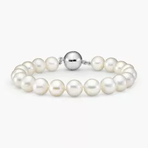 Fresh water 12mm pearls bracelet with a silver magnetic ball clasp