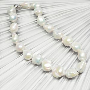 Fresh water baroque pearls necklace