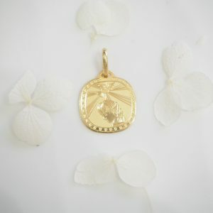 18ct Yellow Gold Communion Medallion