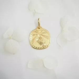 18ct Yellow Gold Communion Medallion