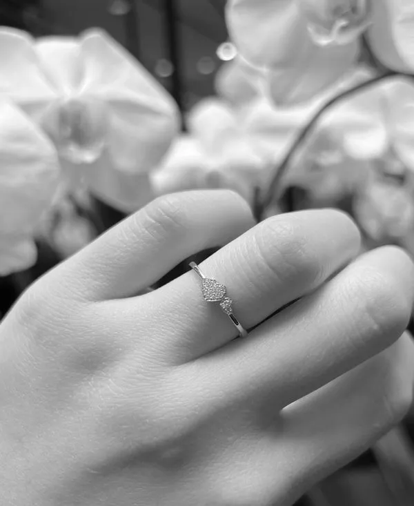 18ct white gold diamond pave set heart ring - Image 3
