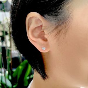 18ct white gold 2=0.62ct heart diamond stud earrings