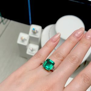 18ct white gold 3.95ct emerald cut Colombian Emerald & Diamond ring