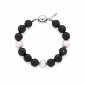 Single row of fresh water pearls and onyx bracelet