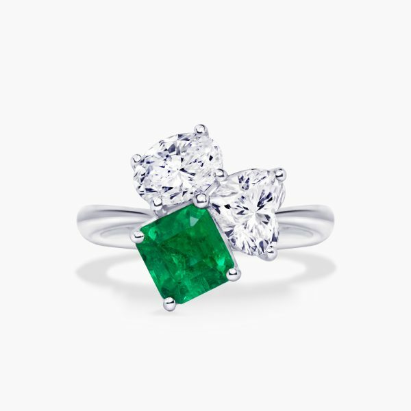 18ct white gold emerald & oval heart diamond ring from the Trastevere Collection