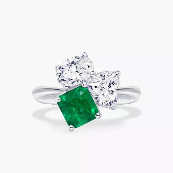 18ct white gold emerald & oval heart diamond ring from the Trastevere Collection
