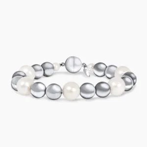 Fresh water pearls and hemitite bracelet with a silver magnetic clasp