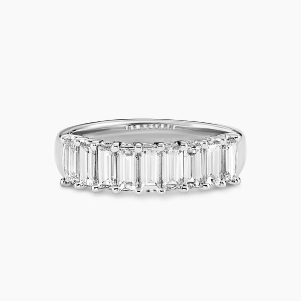 18ct white gold baguette diamond ring