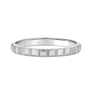 18ct white gold grooved band