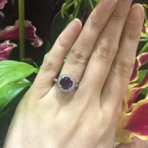 18ct white gold 1.47ct amethyst and diamond ring