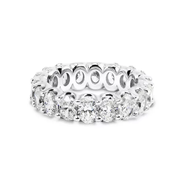 18ct white gold oval cut diamond ring