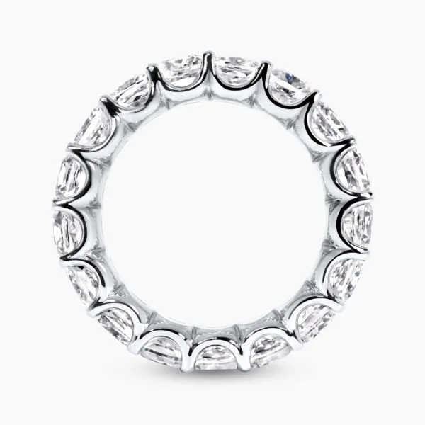 Platinum cushion cut diamonds ring