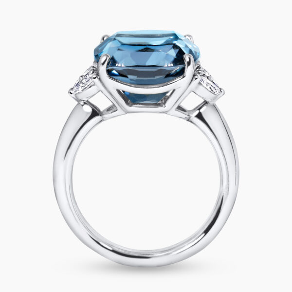 18ct white gold cushion cut Swiss blue topaz and diamond ring - Image 3