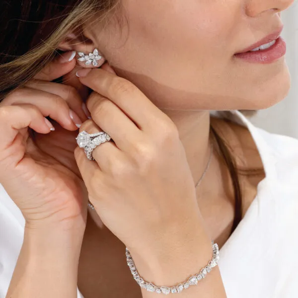 18ct white gold round, pear, marquise & heart shape diamond tennis bracelet - Image 2