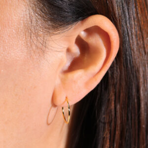 18ct yellow gold sleeper hoop earrings