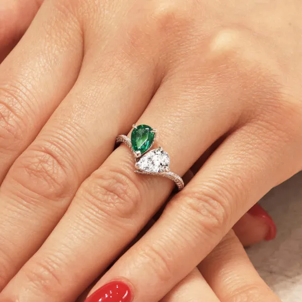 18ct white gold pear Zambian emerald and diamond ring - Image 3