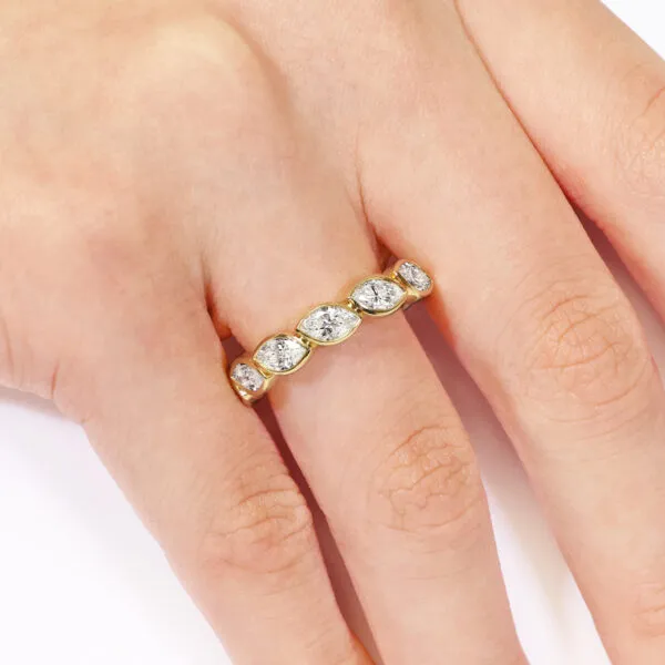 18ct yellow gold marquise diamond ring - Image 3