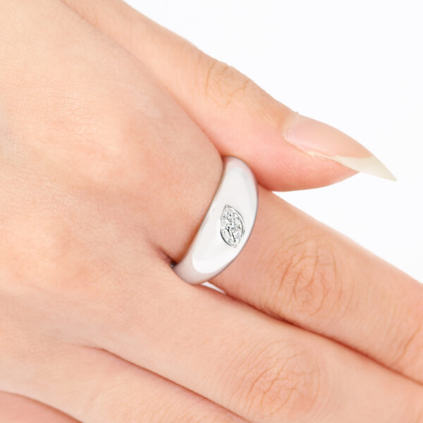 18ct white gold marquise diamond ring - Image 2