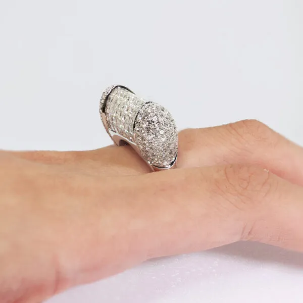 18ct white gold round and princess cut diamond ring - Image 3