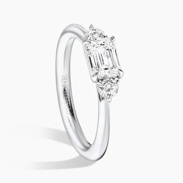 18ct white gold 0.80ct F VS1 emerald cut GIA diamond ring - Image 2