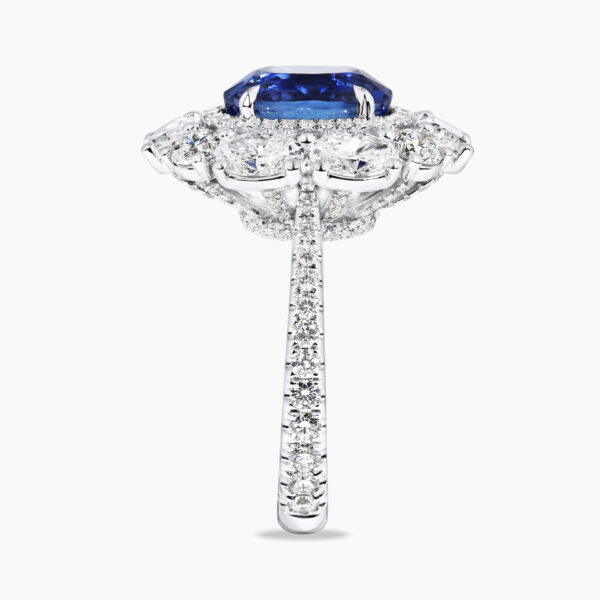 Anello Blu Incanto- 18ct white gold 4.72ct oval Ceylon sapphire and diamond ring - Image 3