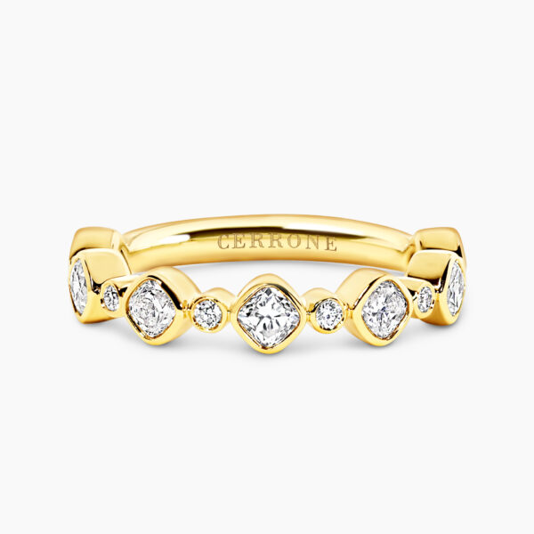 18ct yellow gold round and cushion cut diamond ring