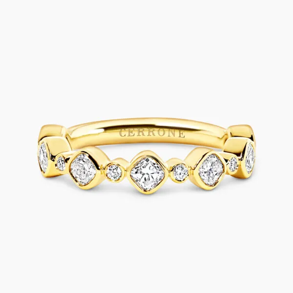 18ct yellow gold round and cushion cut diamond ring