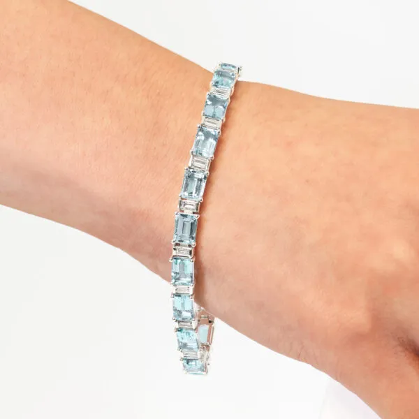 18ct white gold emerald cut aquamarines and baguette diamonds bracelet - Image 2