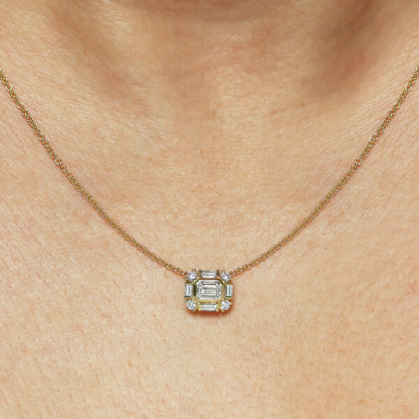 18ct yellow gold emerald cut diamond necklace - Image 2