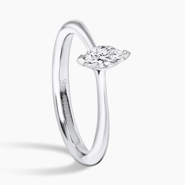 18ct white gold 0.23ct FG VVS-VS marquise diamond solitaire ring - Image 2